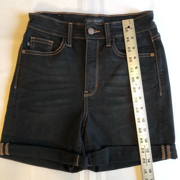 Judy Blue Classic 5 Pocket Dark Denim Jean Shorts Size S - Picture 4 of 7